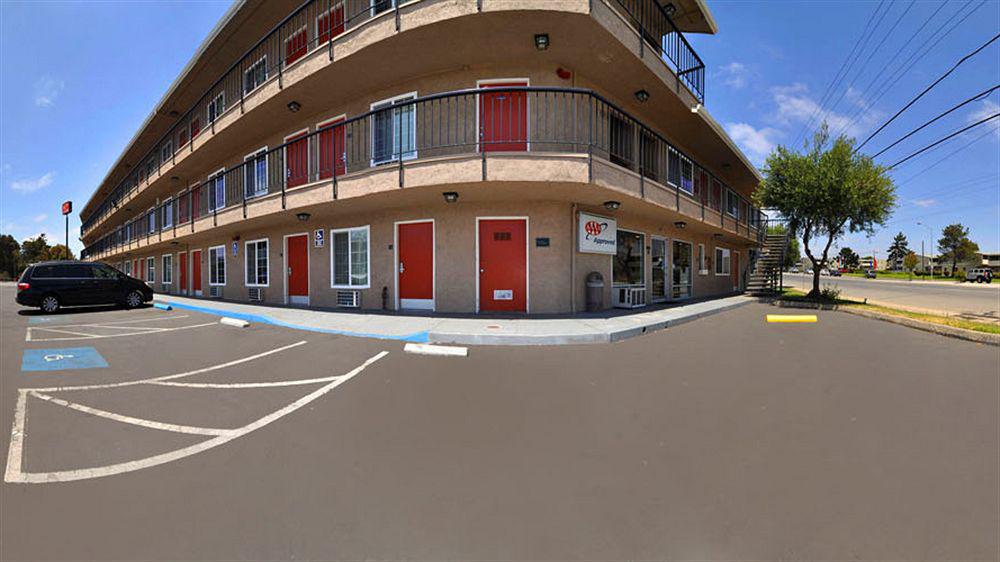 Econo Lodge Салінас Екстер'єр фото
