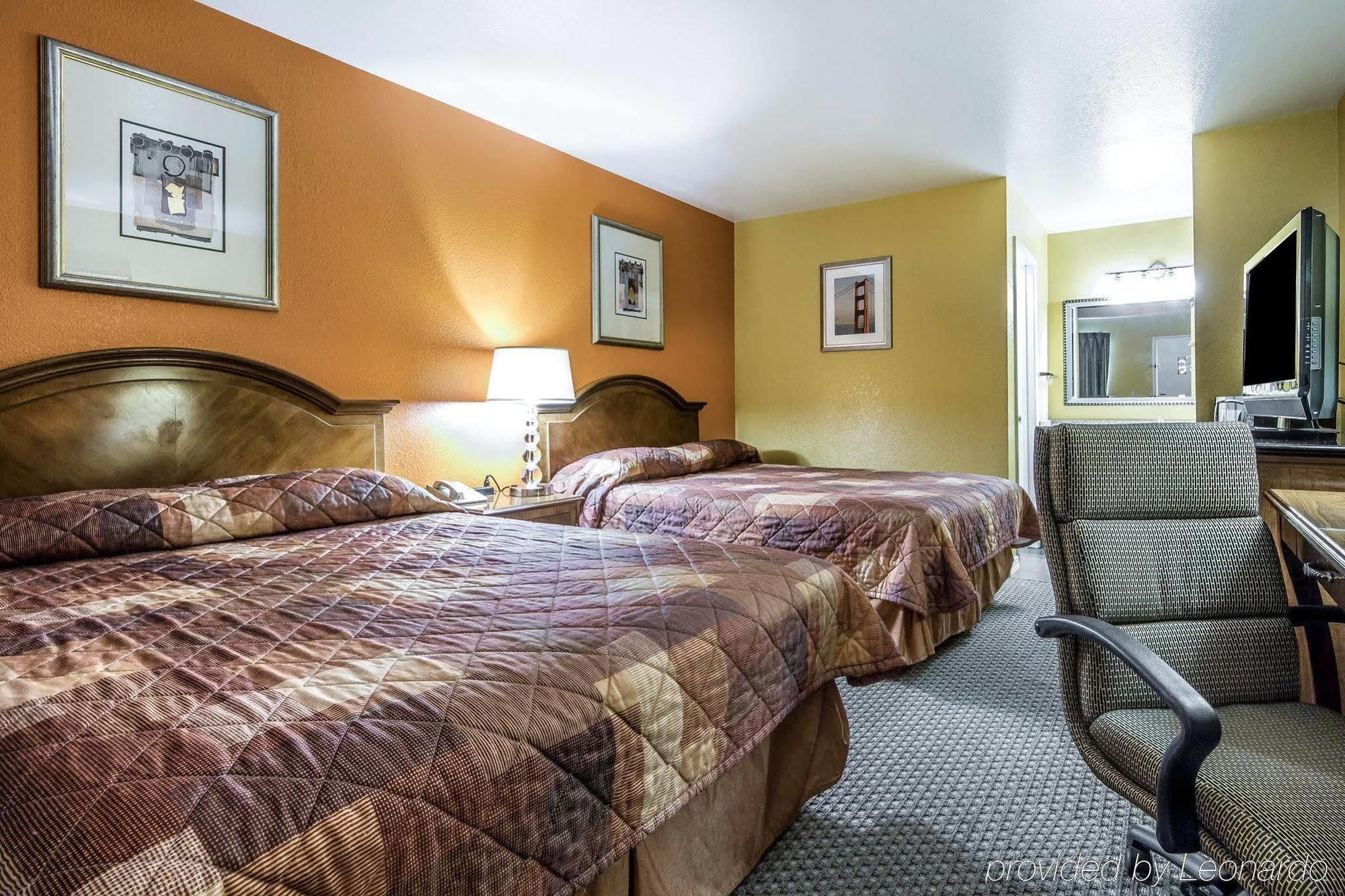 Econo Lodge Салінас Екстер'єр фото